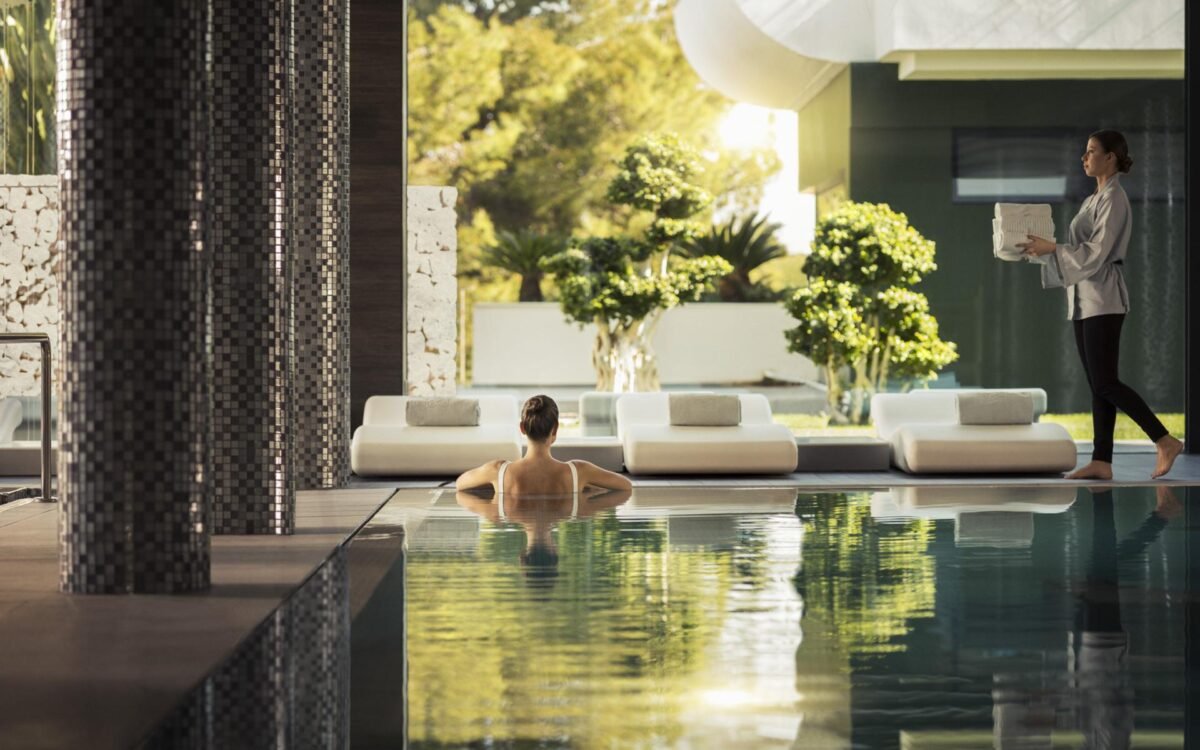 Hydrotherapy circuit in a medical wellness facility